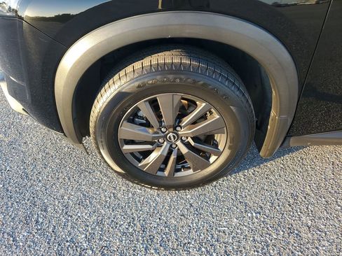 Used 2022 Nissan Pathfinder SV w/ SV Premium Package image 17