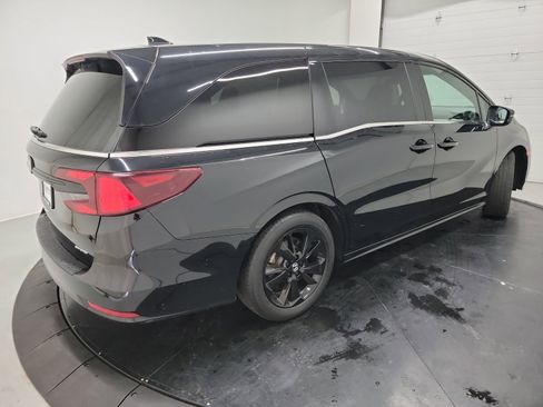 Certified 2023 Honda Odyssey Sport image 9