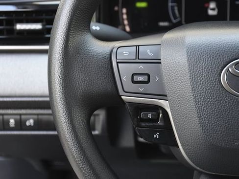 Used 2025 Toyota Camry LE w/ Convenience Package image 8