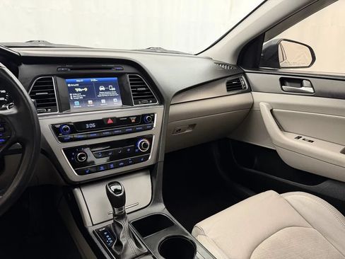 Used 2017 Hyundai Sonata Sport w/ Value Edition Package 02 FWD image 15