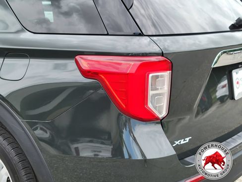 Used 2023 Ford Explorer XLT AWD/4WD image 12