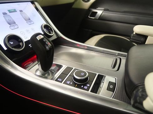 Used 2021 Land Rover Range Rover Sport HST image 27