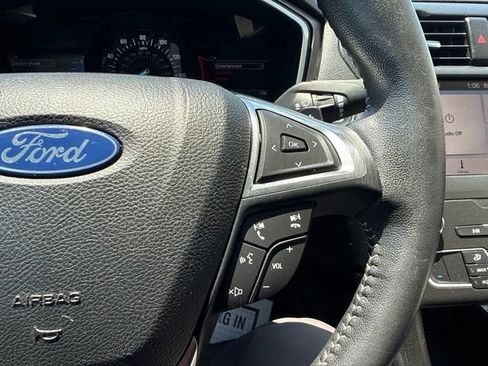 Used 2019 Ford Fusion SE w/ Equipment Group 151A FWD image 13