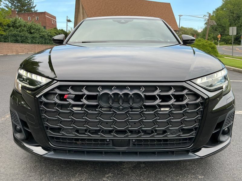 Used 2023 Audi S8 w/ S8 Comfort Plus Package AWD/4WD image 2