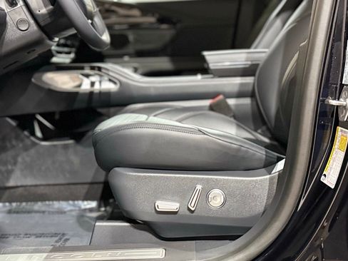 New 2026 Lincoln Nautilus Reserve w/ Jet Appearance Package image 41