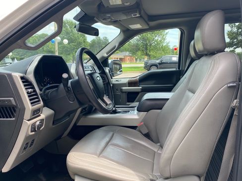 Used 2018 Ford F150 Lariat w/ Equipment Group 502A Luxury AWD/4WD image 13