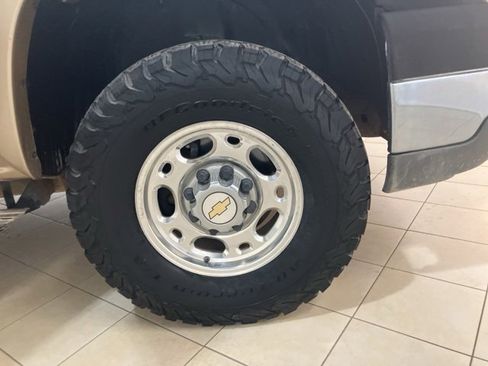 Used 2005 Chevrolet Silverado 2500 LS w/ Heavy-Duty Power Package image 27