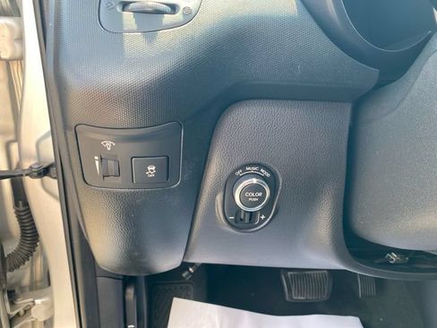 Used 2013 Kia Soul + w/ Audio Pkg FWD image 18