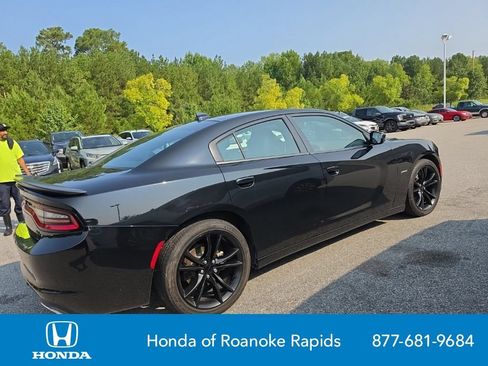 Used 2016 Dodge Charger R/T w/ Blacktop Package RWD image 6