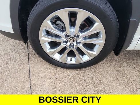 Used 2019 Toyota Highlander Limited Platinum FWD image 34