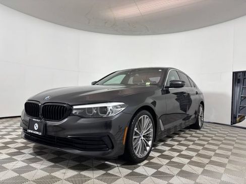 Used 2020 BMW 530i xDrive w/ Premium Package AWD/4WD image 3