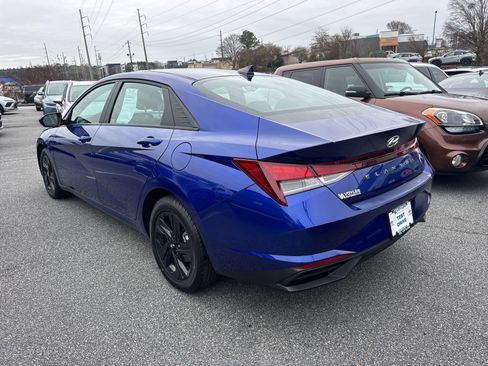 Used 2023 Hyundai Elantra SEL image 5