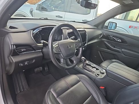 Used 2022 Chevrolet Traverse RS image 36