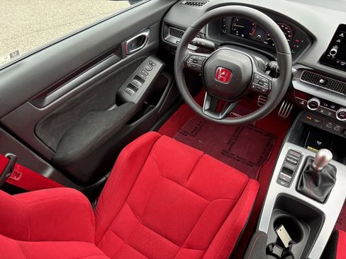 Used 2025 Honda Civic Type R image 21