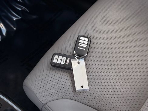 Used 2016 Honda CR-V Touring image 36