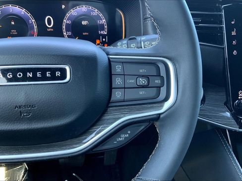 Used 2022 Jeep Wagoneer Series II image 23