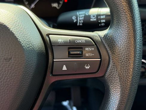 Used 2024 Honda HR-V LX image 17
