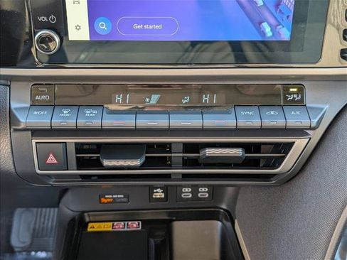 Used 2025 Toyota Camry LE image 15