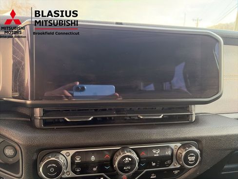 Used 2024 Jeep Wrangler Unlimited w/ Convenience Group image 21