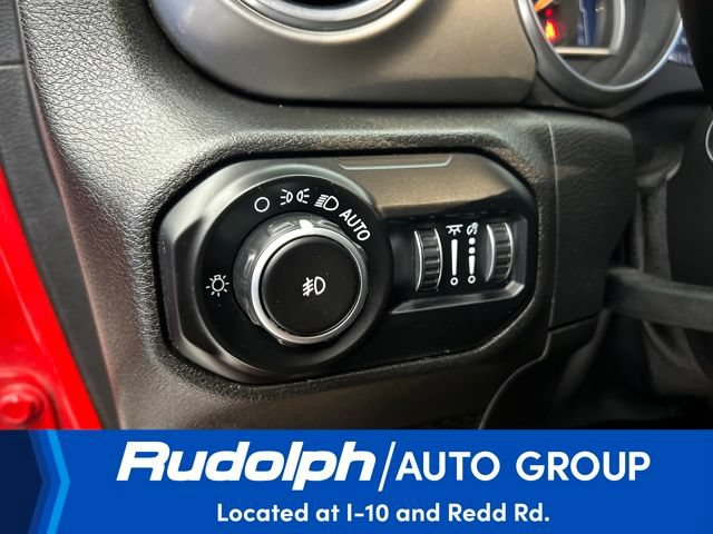 Used 2019 Jeep Wrangler Unlimited Sahara AWD/4WD image 16