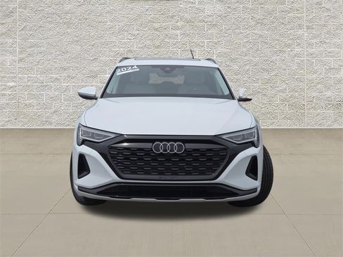 Certified 2024 Audi Q8 e-tron Premium AWD/4WD image 2