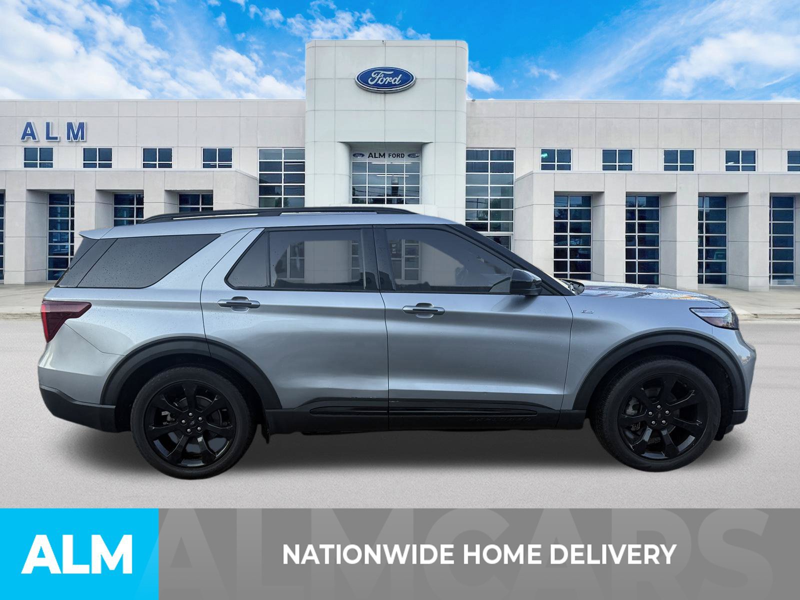 Used 2022 Ford Explorer ST-Line w/ Class IV Trailer Tow Package RWD image 4