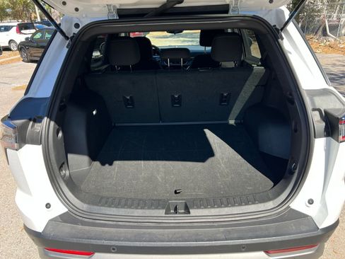 Used 2025 Chevrolet Equinox LT image 28