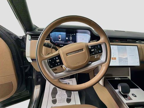 Certified 2025 Land Rover Range Rover Long Wheelbase SE AWD/4WD image 10