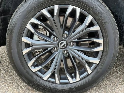 Used 2025 Nissan Rogue SL w/ Tech Package AWD/4WD image 6