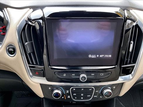 Used 2023 Chevrolet Traverse Premier image 20
