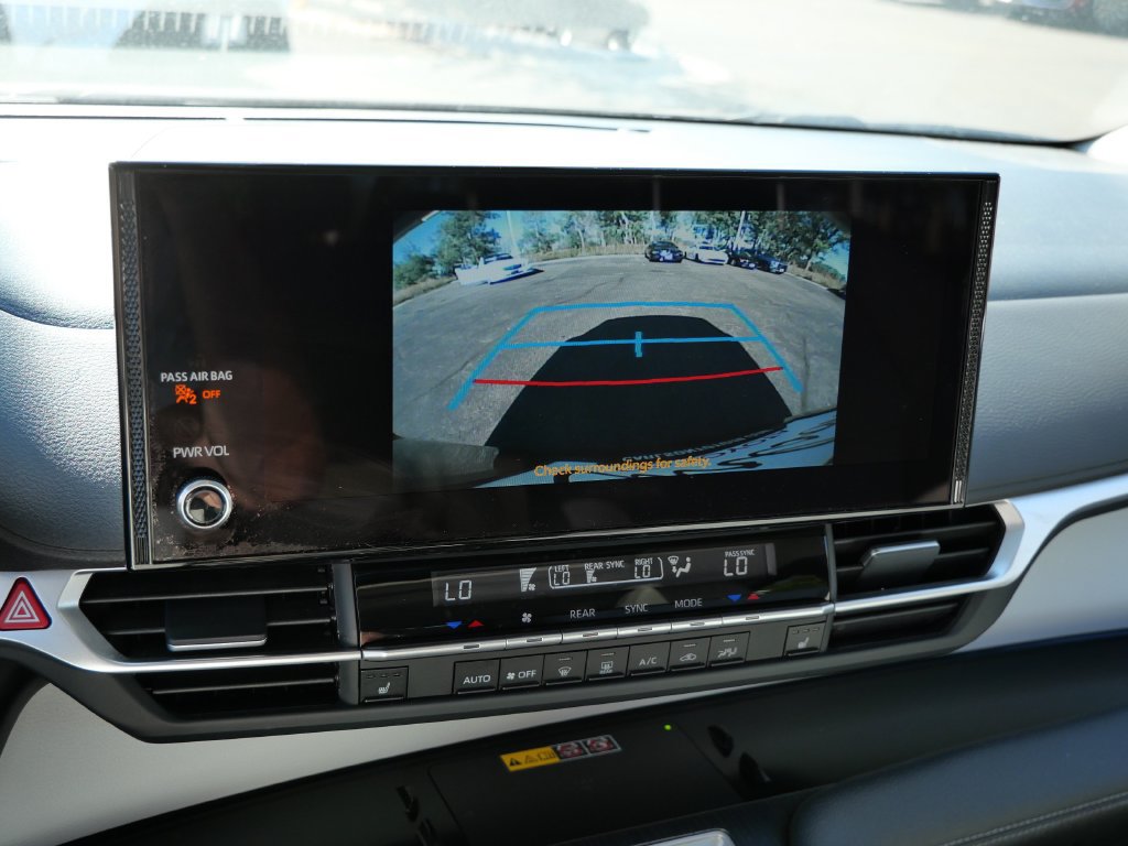 Certified 2026 Toyota Sienna XLE FWD image 18