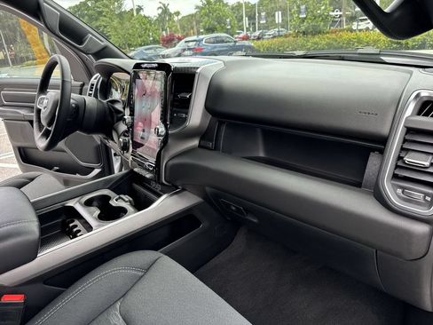 Used 2025 RAM 1500 Big Horn AWD/4WD image 32
