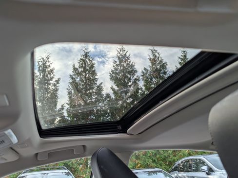 Certified 2025 Lexus ES 350 w/ Premium Package image 18