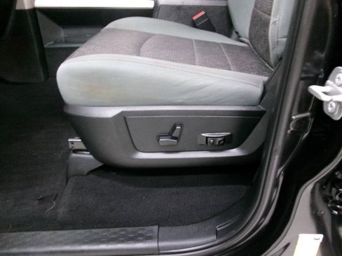 Used 2018 RAM 1500 Big Horn AWD/4WD image 25