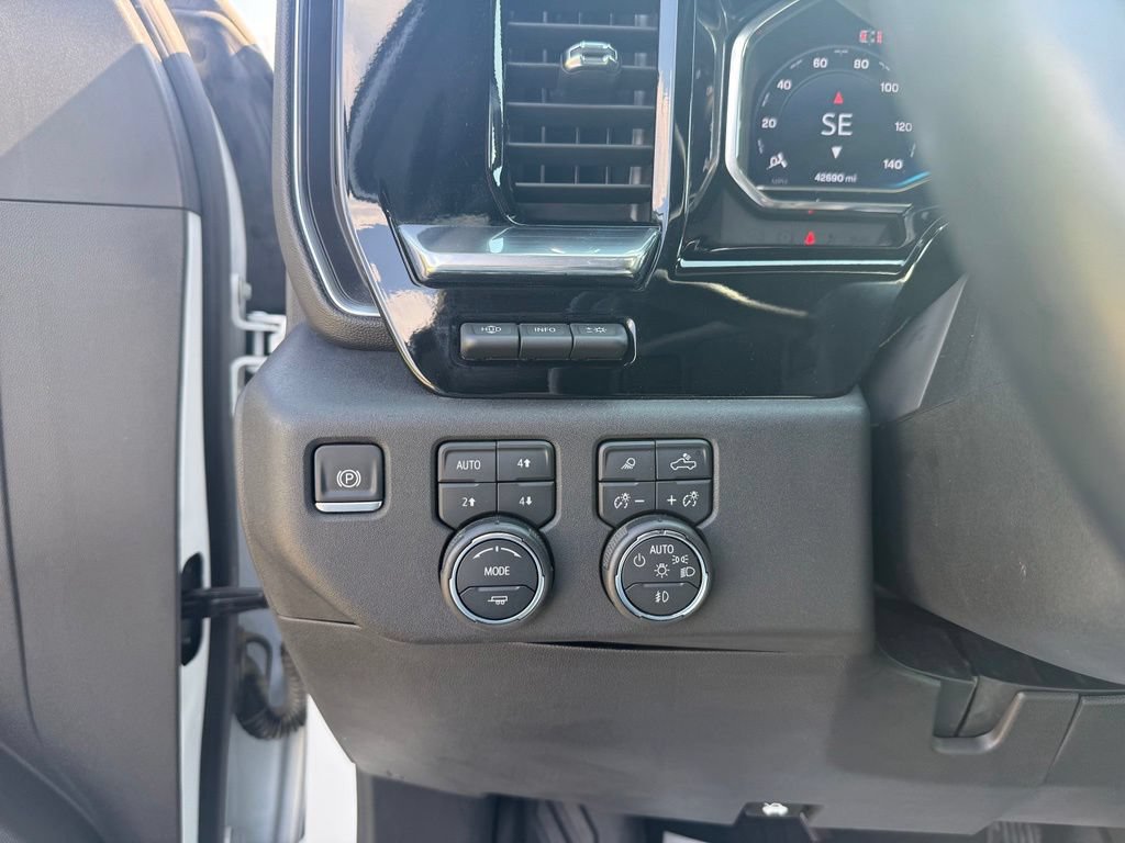 Used 2025 Chevrolet Silverado 2500 LTZ w/ Trail Boss Package AWD/4WD image 33