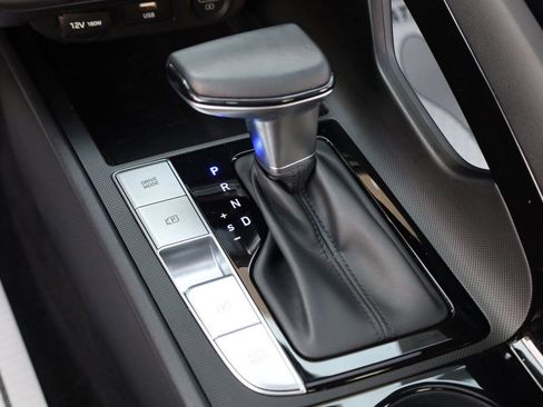 Used 2023 Hyundai Elantra Limited image 49