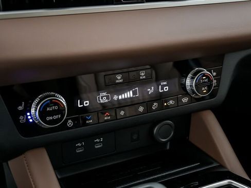 New 2025 Mitsubishi Outlander SEL image 22