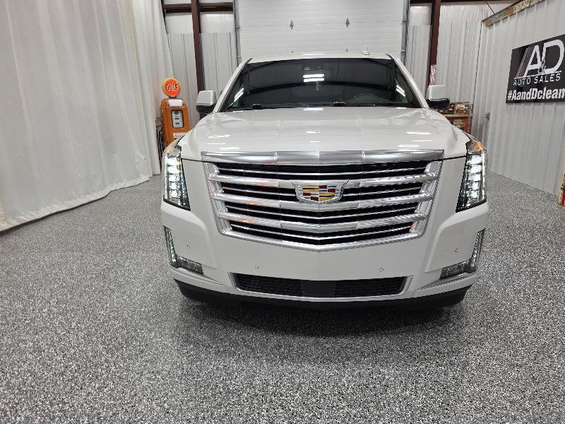 Used 2018 Cadillac Escalade ESV Platinum AWD/4WD image 3