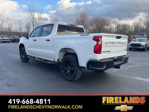 Used 2025 Chevrolet Silverado 1500 Custom Trail Boss w/ Turbomax Blackout Package image 9