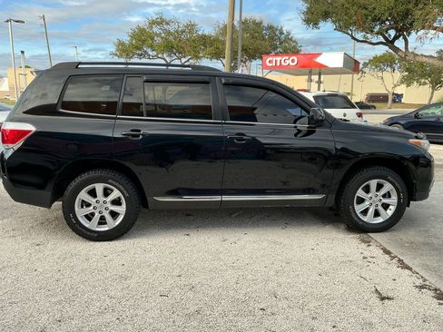 Used 2011 Toyota Highlander 2WD w/ Tech Pkg image 5