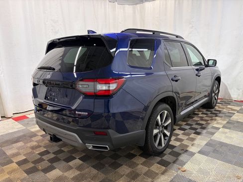 Used 2024 Honda Pilot Touring image 6