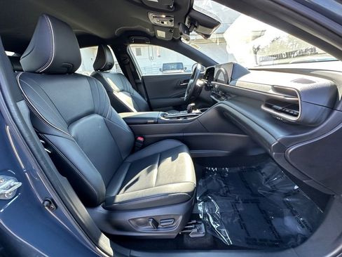 Used 2025 Toyota Crown XLE image 28