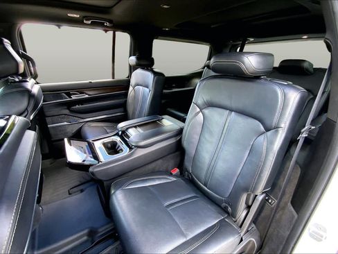Used 2022 Jeep Grand Wagoneer Series I AWD/4WD image 21