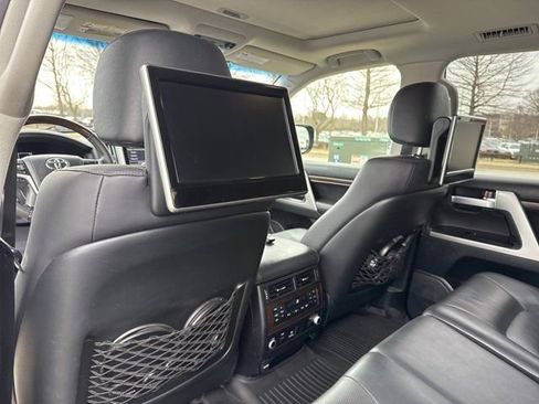 Used 2019 Toyota Land Cruiser AWD/4WD image 17