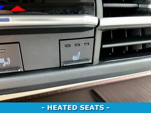 Used 2024 Toyota Sienna XLE AWD/4WD image 15