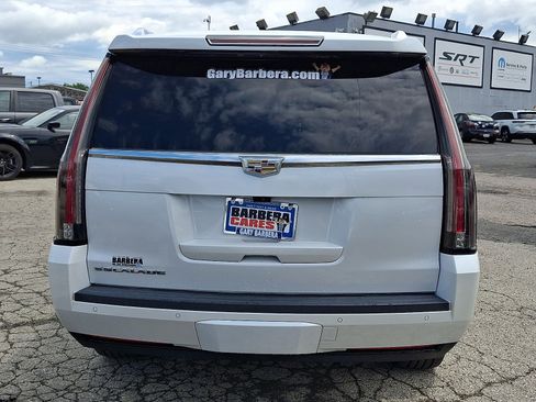 Used 2017 Cadillac Escalade Luxury AWD/4WD image 5