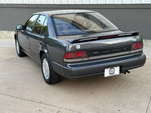 Used 1989 Nissan Maxima SE image 22