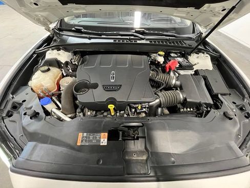 Used 2018 Lincoln Continental Reserve AWD/4WD image 27