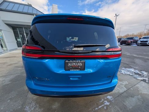 New 2026 Chrysler Pacifica Select w/ S Appearance Package image 11