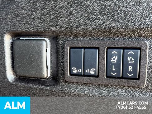Used 2025 GMC Yukon Denali AWD/4WD image 20